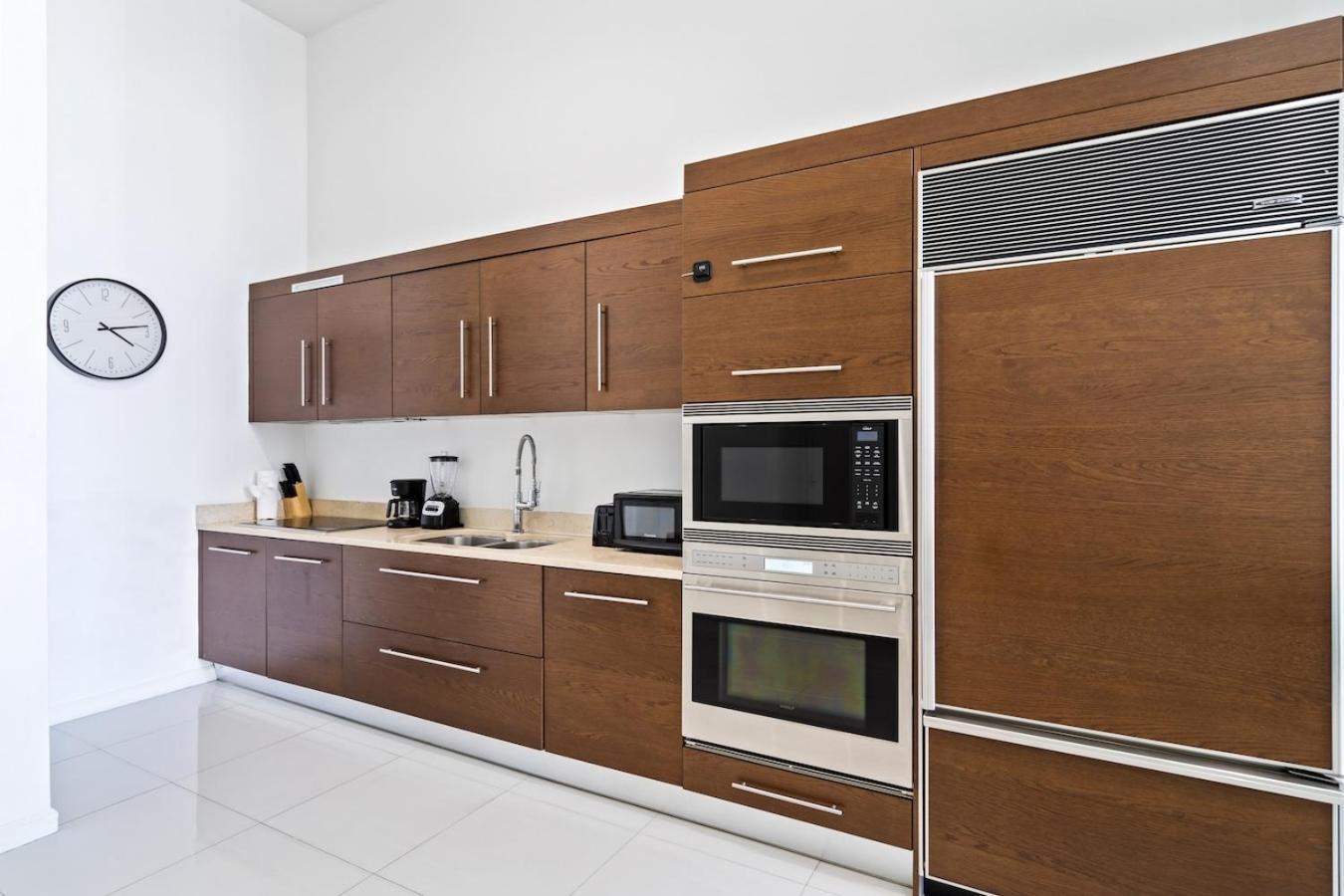 Icon 1 Bed With Water Views 16 Ft Ceilings And Free Access Appartement *